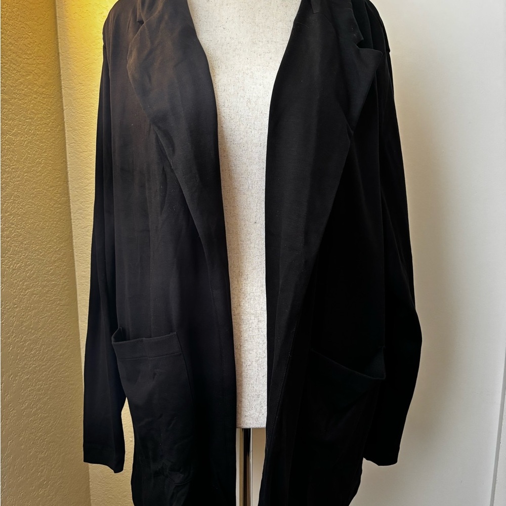 LuLaRoe Jenny Blazer in Solid Black